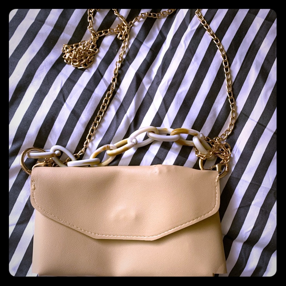SMALL BIEGE FAUX LEATHER PURSE